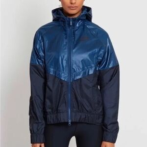 Women's Sportswear Windrunner Full Zip size Xsmall blue two tone